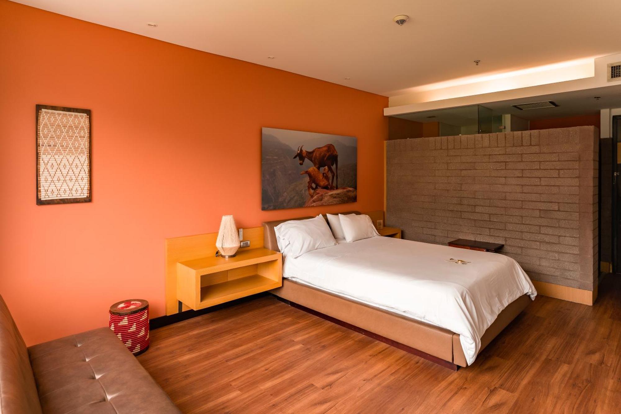 Diez Hotel Categoria Colombia Medellín Kültér fotó A bedroom at the hotel