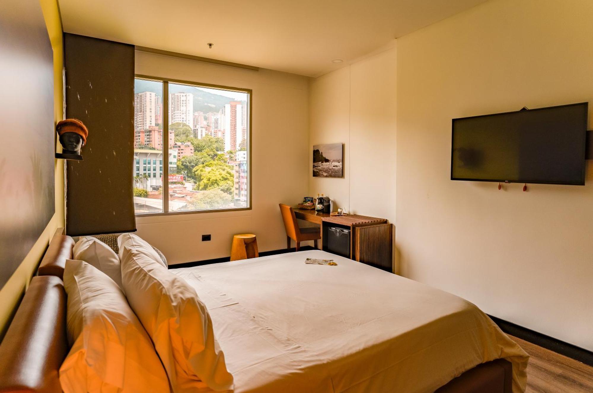 Diez Hotel Categoria Colombia Medellín Kültér fotó A room at the hotel